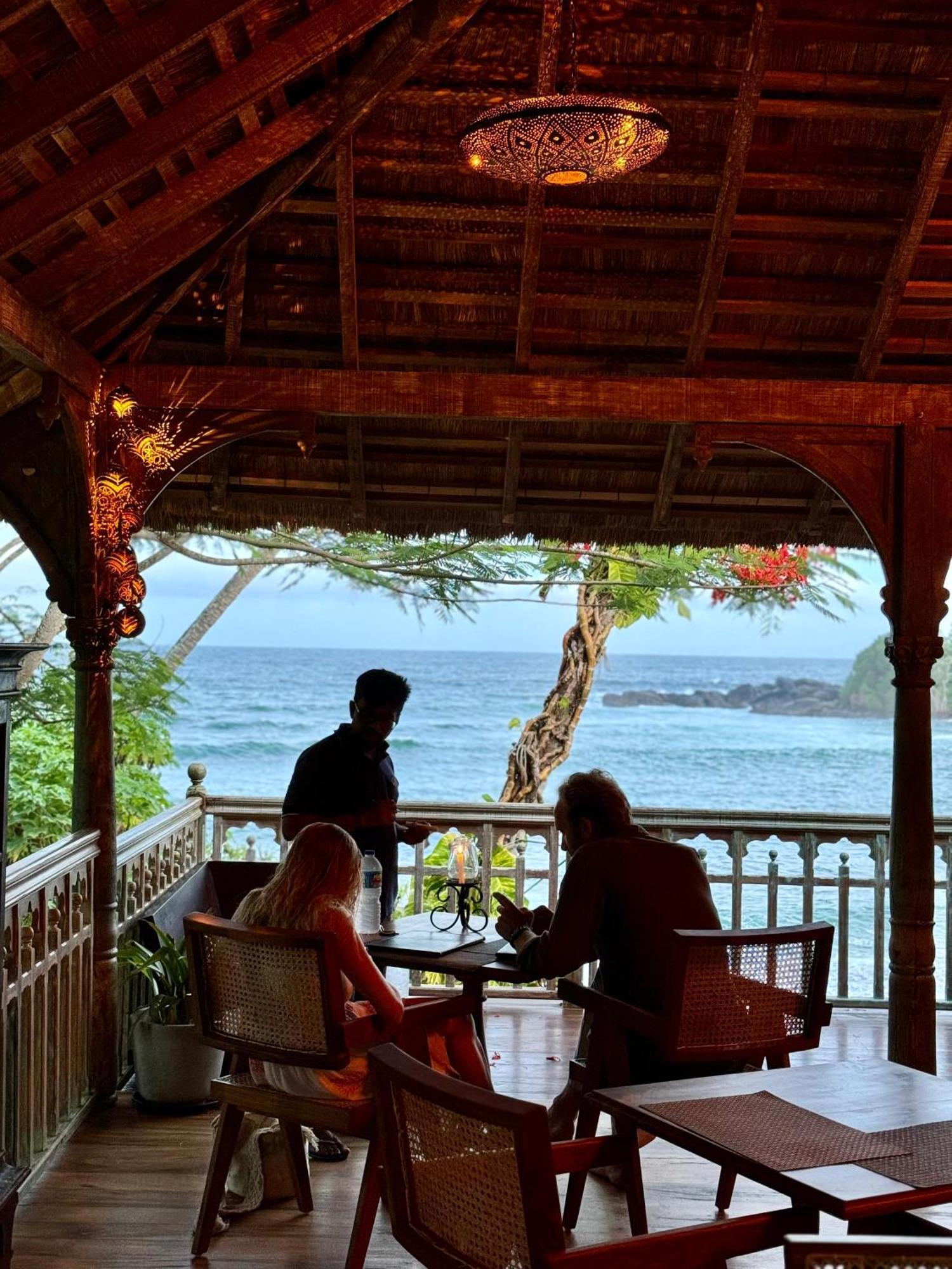 Hotel Aga Surf View Tangalle Exterior foto