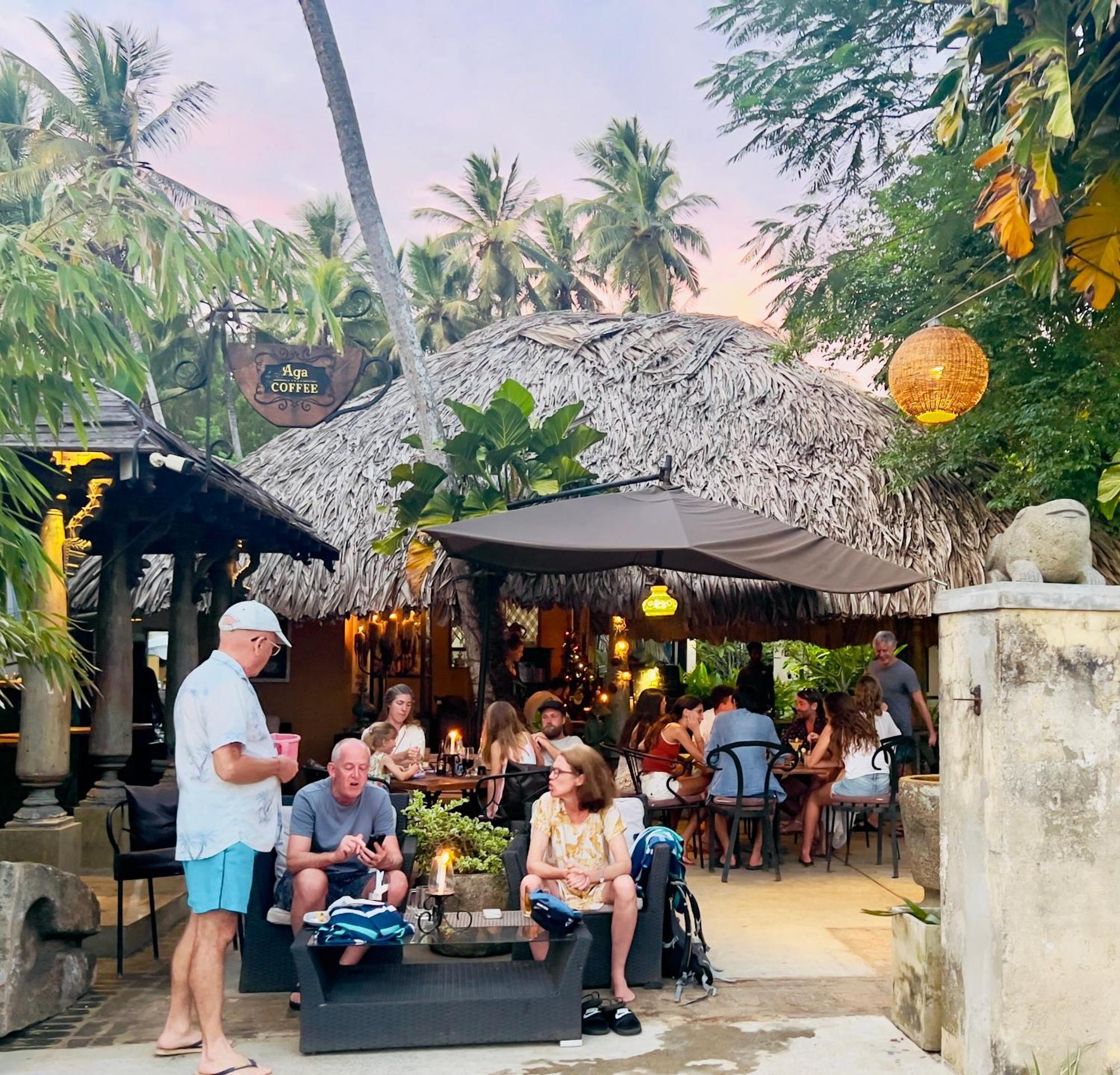 Hotel Aga Surf View Tangalle Exterior foto